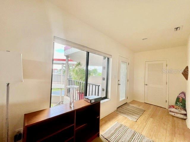 Building Photo - 3220 S Shore Dr