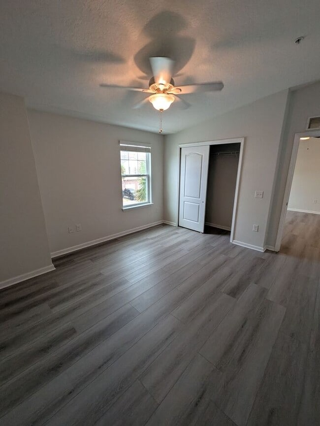 Building Photo - Stunning Townhome off SR 16 on Sebatian Cove