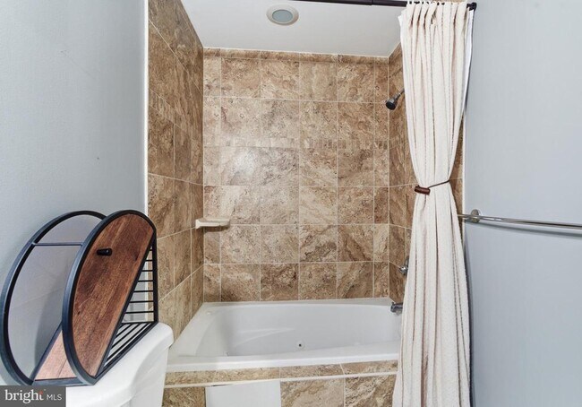 Building Photo - 1414 Richardson St