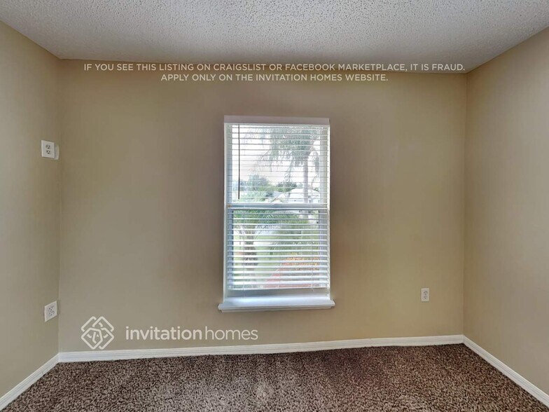 Building Photo - 3876 La Flor Dr