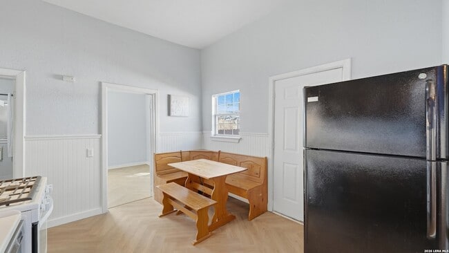 Building Photo - 234 Princeton Ave