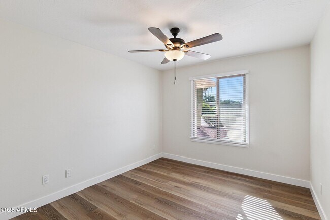 Building Photo - 1400 E Wesleyan Dr