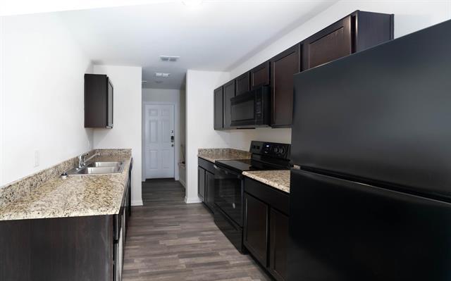 Building Photo - 701 E Hanna St