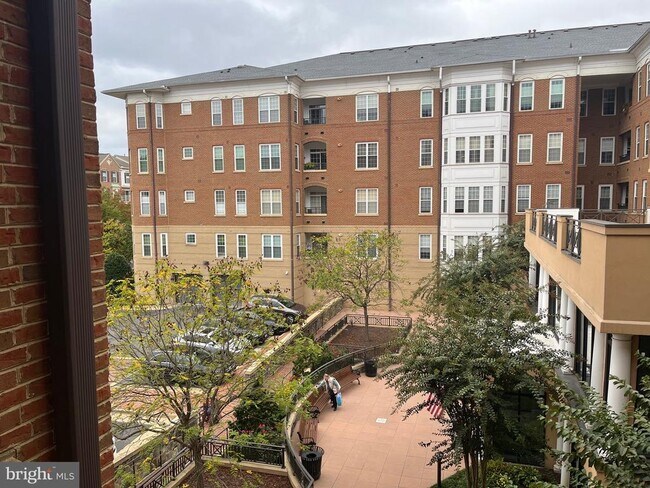 Building Photo - 10328 Sager Ave