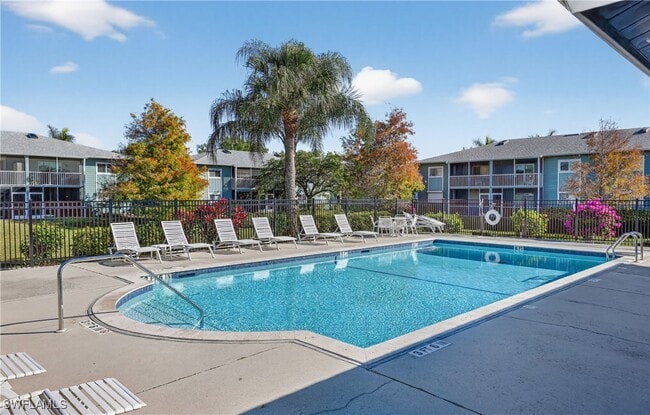 Building Photo - 144 Cypress Way E