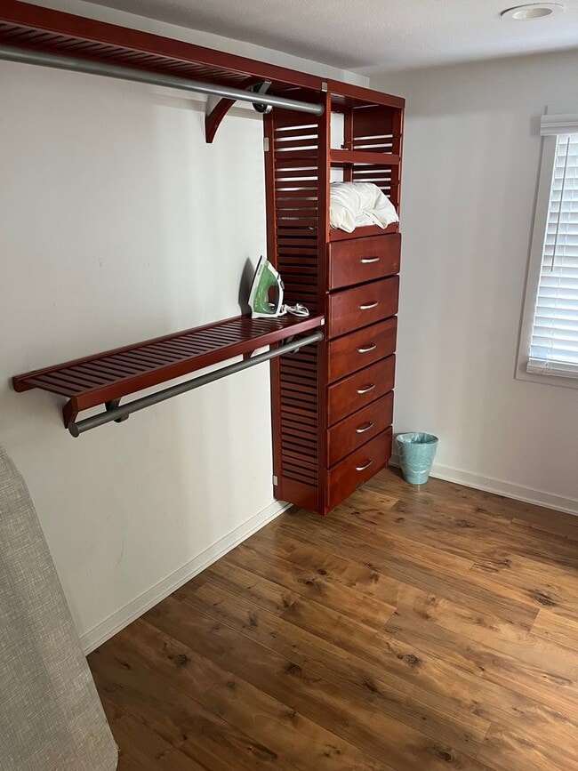 Building Photo - Three Pearls