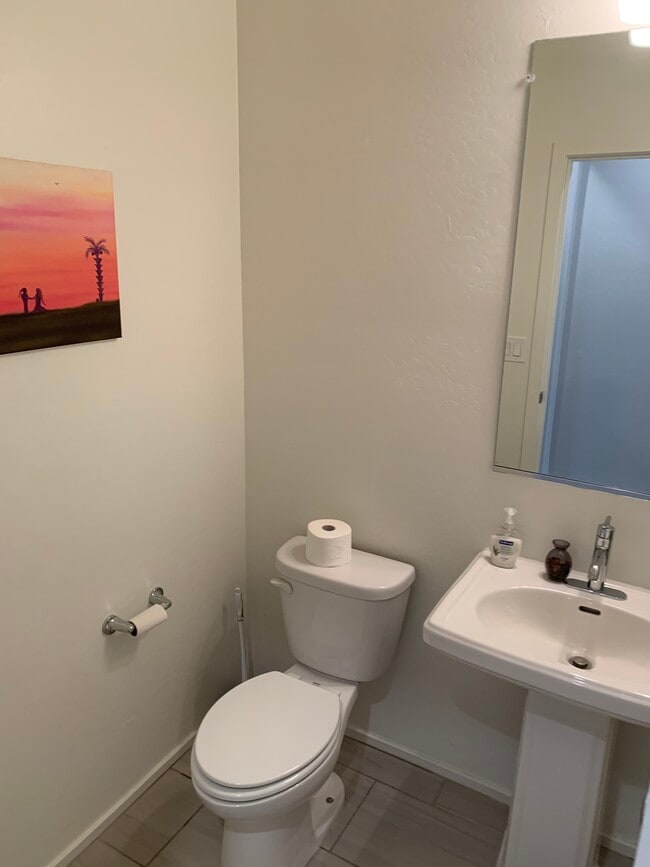 Building Photo - 2342 E Hidalgo Ave