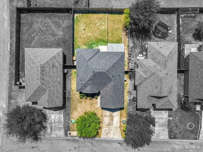 Building Photo - 2207 Stoneham Ct