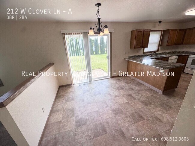 Building Photo - 212 W Clover Ln