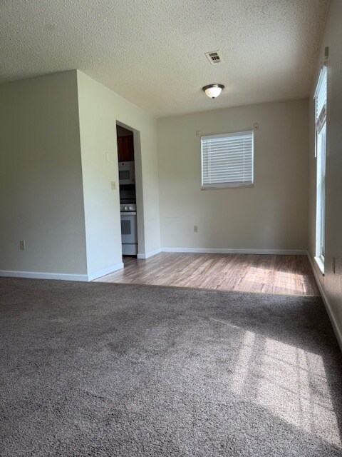 Building Photo - 2103 N Keebler Ave