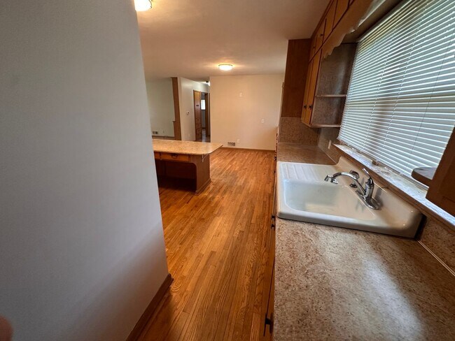 Building Photo - Louisville Farmhouse With Walkout basement