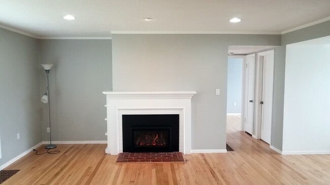 Building Photo - Bittersweet memories, Full Beautiful Remodel Highly Desired Lincoln Neighborhood