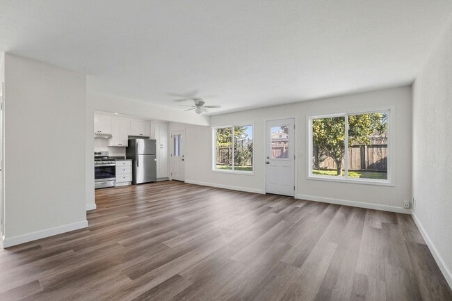 Building Photo - Recently Upgraded 3 Bedroom Home in San Jose