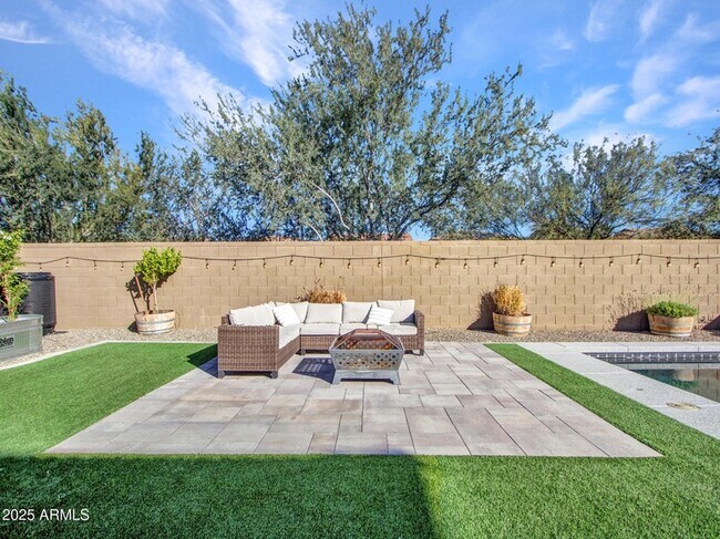 Building Photo - 4326 W Kenai Dr