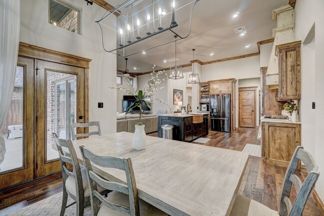 Building Photo - 4009 NE Realtree Dr