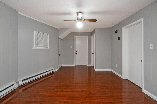 Building Photo - 137-139 Main St