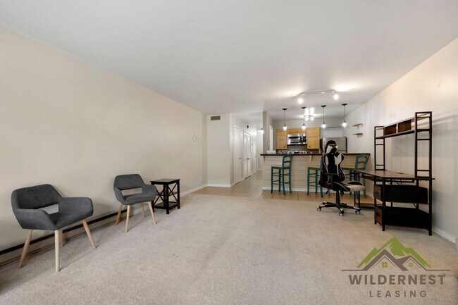 Building Photo - Steps to the Runs, Mountain Views, Spacious Ski Run 1 Bedroom Condo