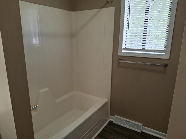 Primary Photo - 226 Sunnydale Dr