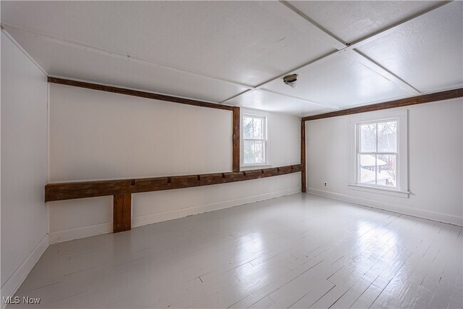 Building Photo - 15555 Munn Rd