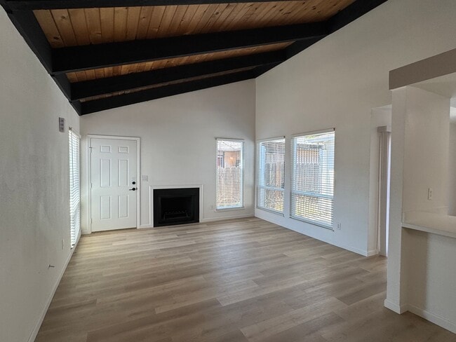 Building Photo - Completely Remodeled Three Bed, Two Bath D...
