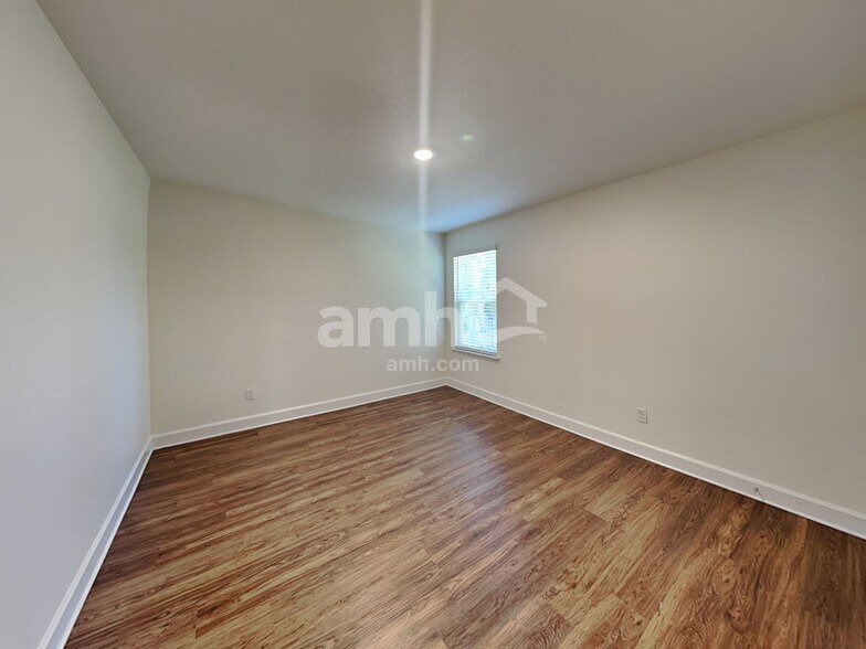 Building Photo - 1847 Silver Point