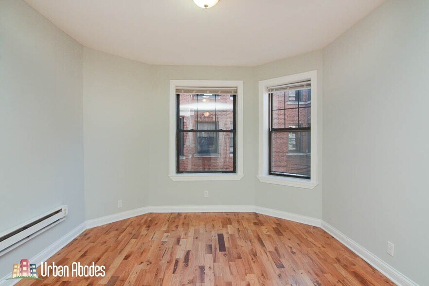 Building Photo - 4415 N Wolcott Ave