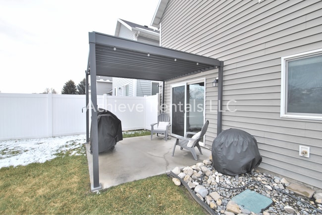 Building Photo - 2066 S 1400 W