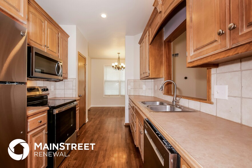 Building Photo - 1411 Russell Road