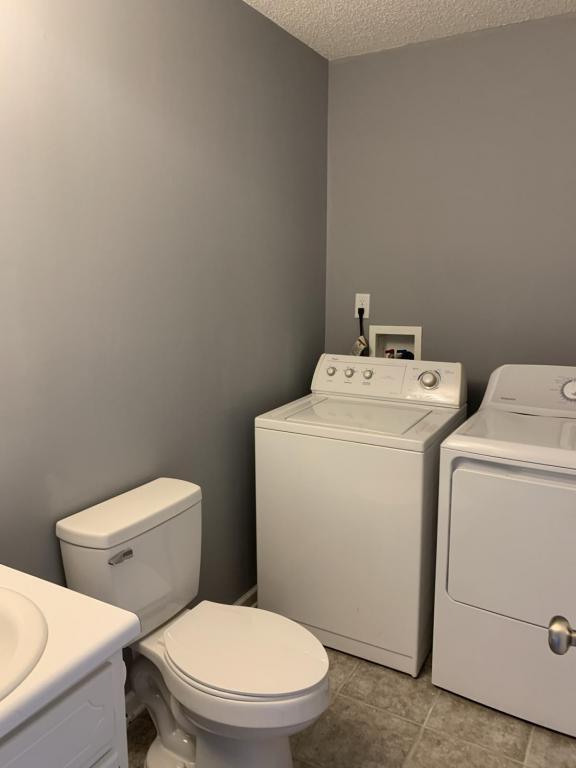 Building Photo - 127 Woodberry Dr