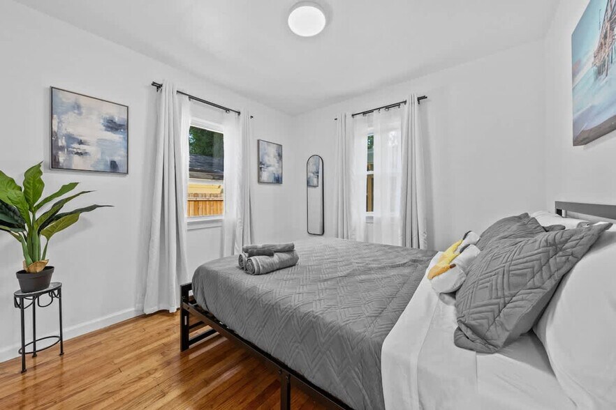 Building Photo - 172 Cherry St