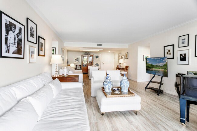 Building Photo - 2773 S Ocean Blvd