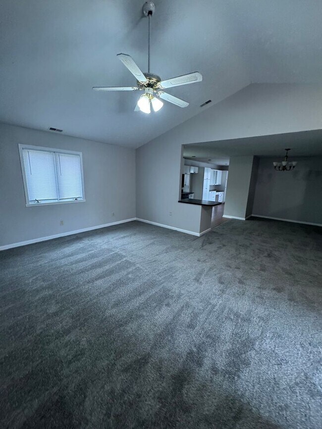 Building Photo - Warren Twp - 3 BR ranch