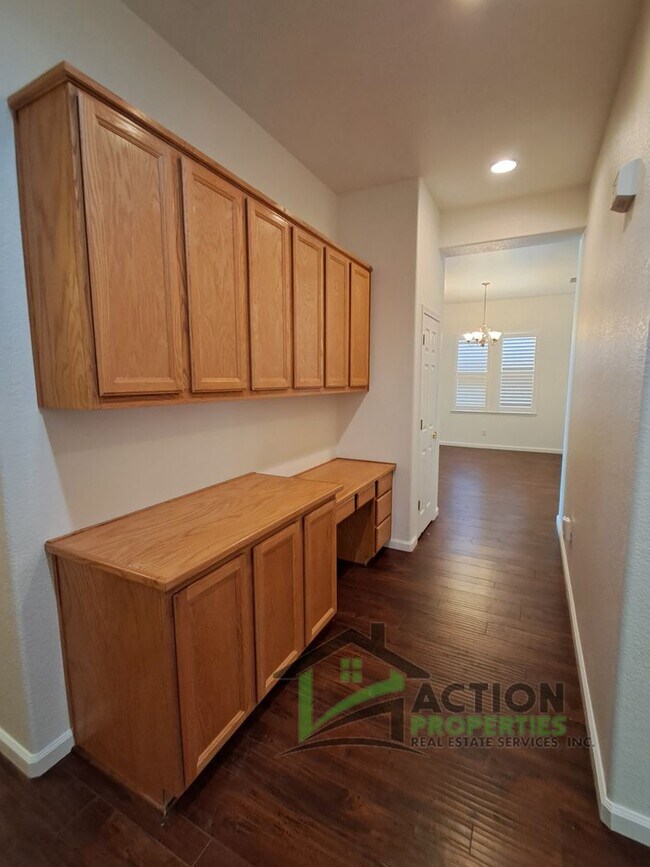 Building Photo - 7197 Marblethorpe Dr