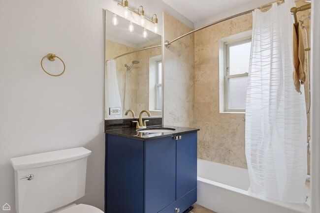 Building Photo - 7318 N Honore St