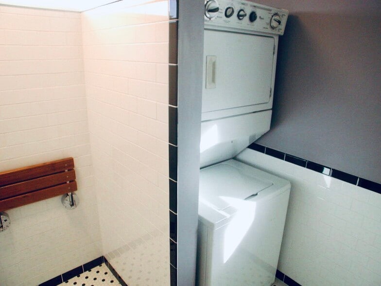 Stacked Washer/Dryer in Main Bathroom - 23 Fairlawn Ave