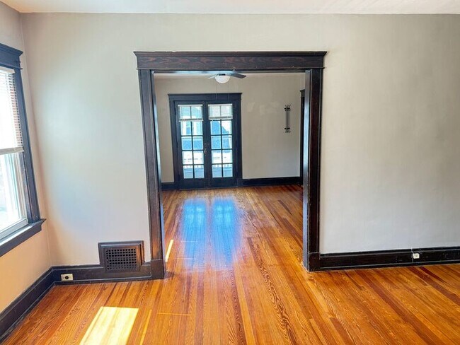 Building Photo - 3636 Besuden Ct