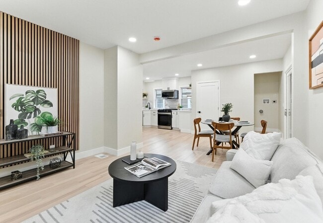 Building Photo - 76 Orchard St