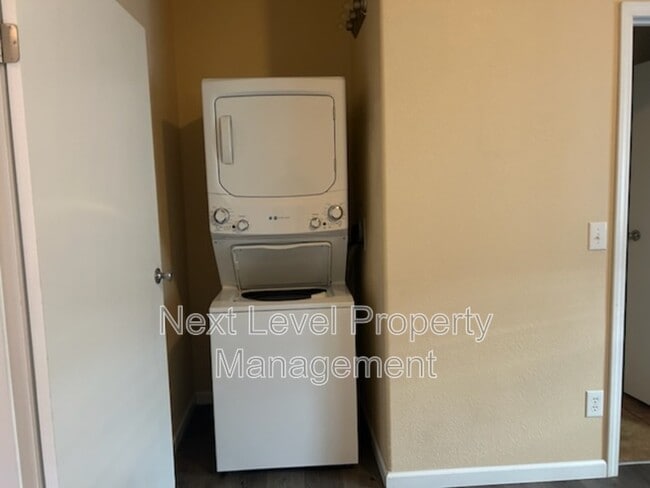 Building Photo - 1730 Montana Hwy 35