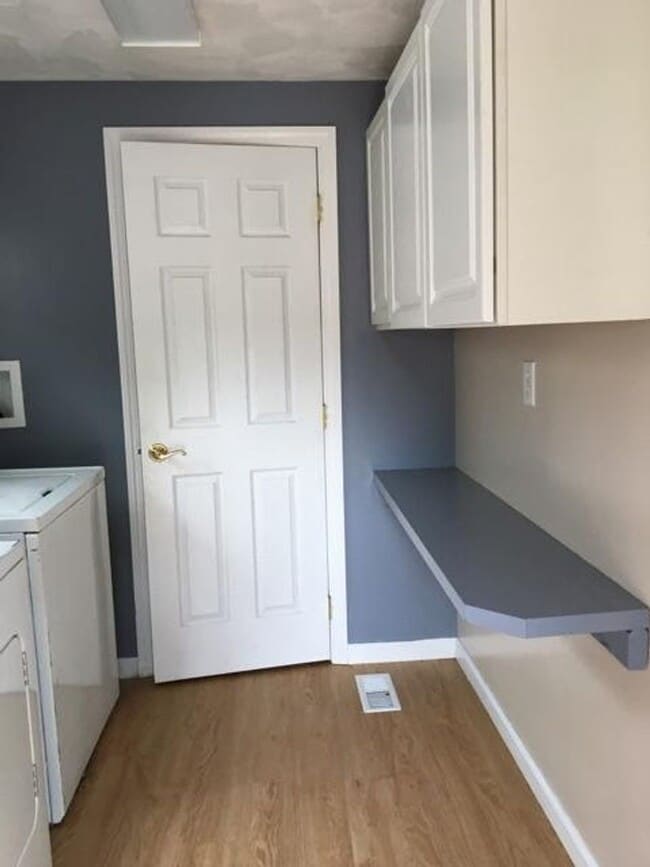 Building Photo - New 2 bedroomSouth Side House