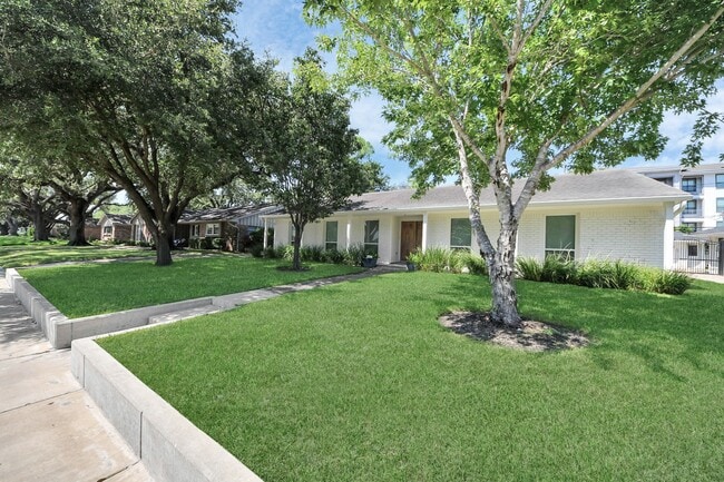 Building Photo - 7610 Highmeadow Dr