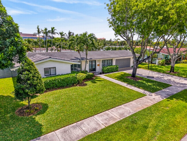 Building Photo - 8820 SW 85th Terrace