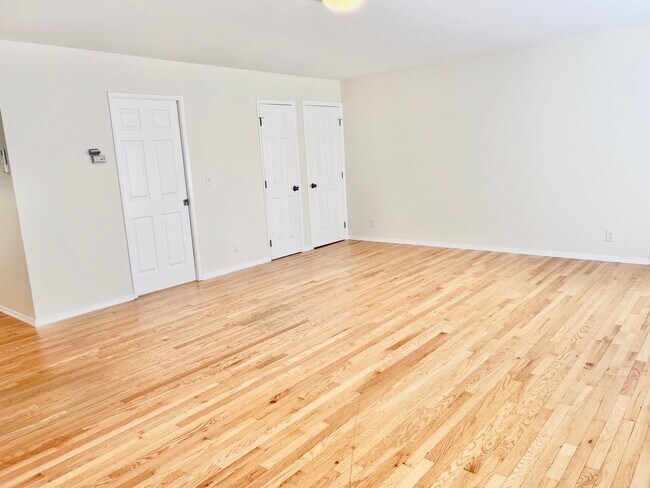 Building Photo - Must See Stunning Updated 3BR/2BA Home Available Now!