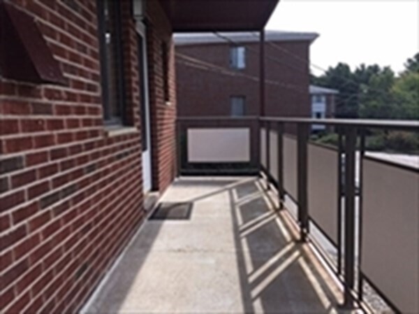 Building Photo - 30a Colonial Dr