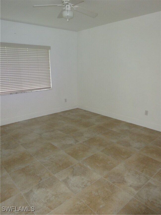 Building Photo - 2637 SW 27th St