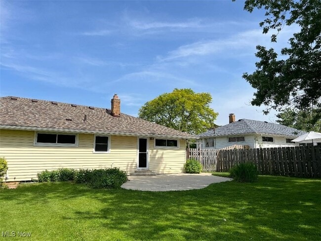 Building Photo - 7570 Hoertz Rd