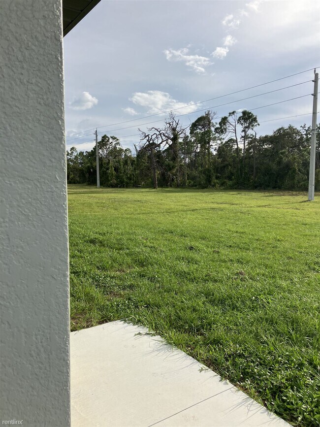 Building Photo - 3 br, 2 bath Duplex - 127 Boundary Bouleva...