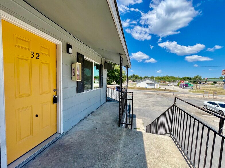  - Sundance Apartments