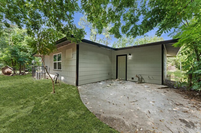 Building Photo - 6515 Beekman Rd