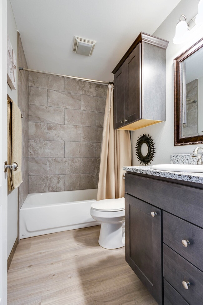 Building Photo - 420 E 48th St