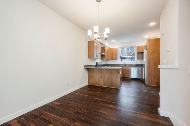 Building Photo - 5903 185th Ct NE